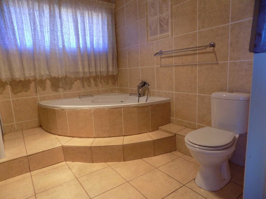 4 Bedroom Property for Sale in Universitas Ridge Free State